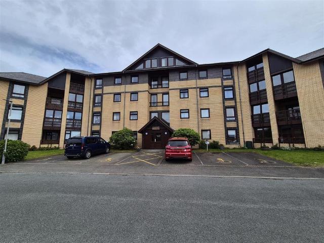Flat for sale in Waun Fawr, Wales