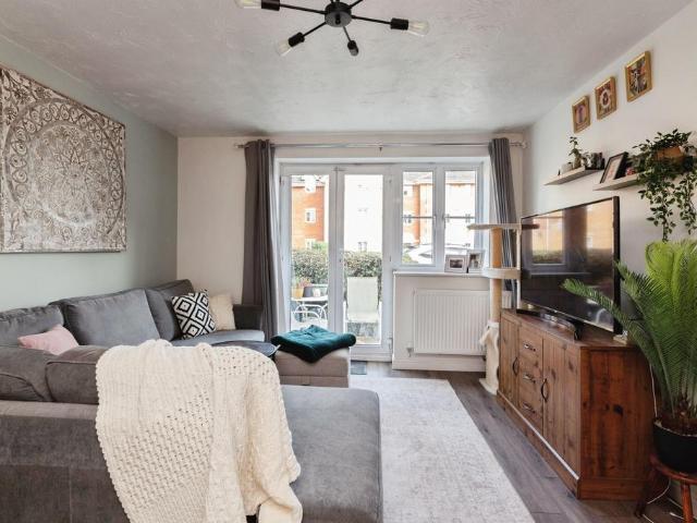 Flat for sale in Wickford