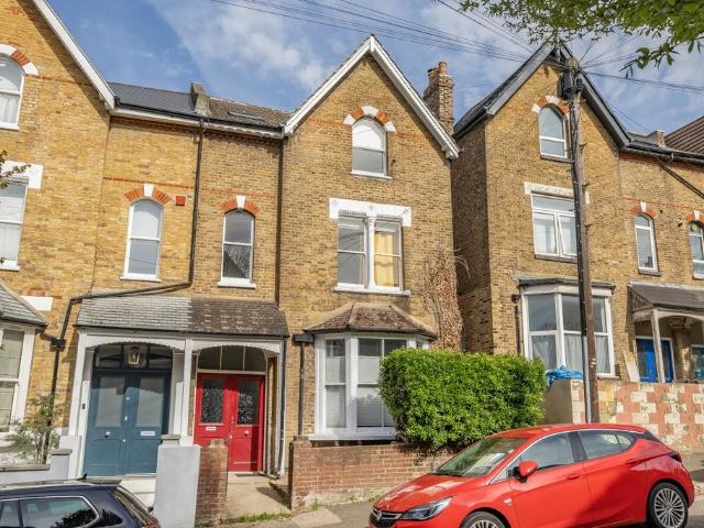 Flat for sale in London Borough of Croydon, Upper Norwood