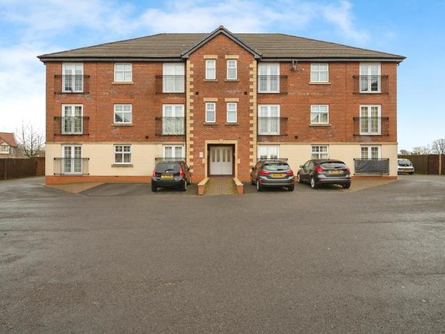 Flat for sale in Haydock, New Boston