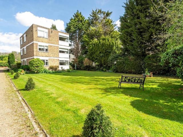 Flat for sale in Chislehurst, Greater London