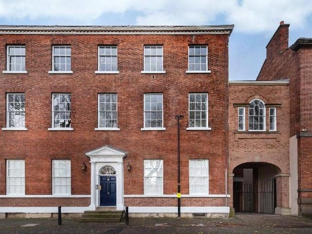 Flat for sale in Belle Isle, Wakefield