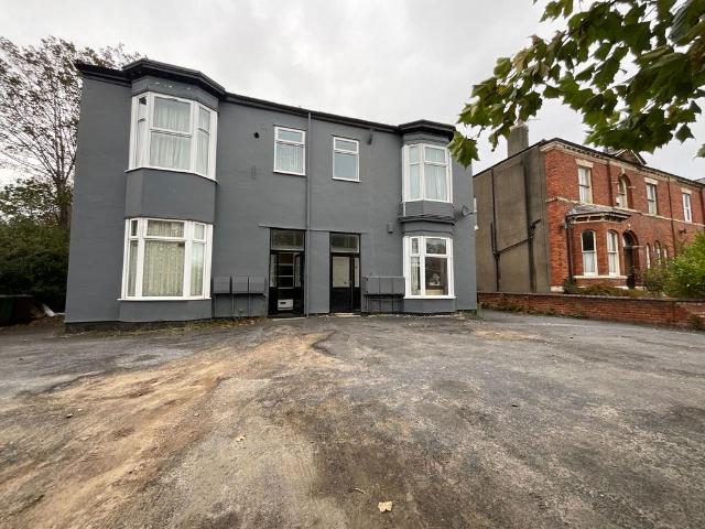 Flat for sale in Meols Cop, Southport