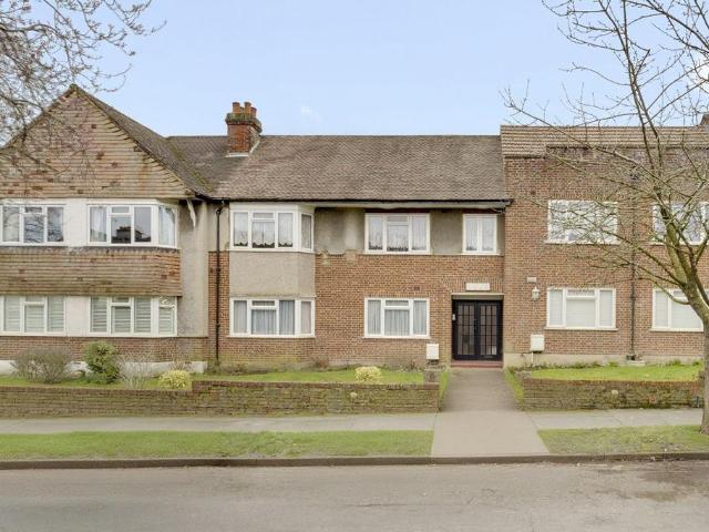 Flat for sale in Carshalton-on-the-Hill, Greater London