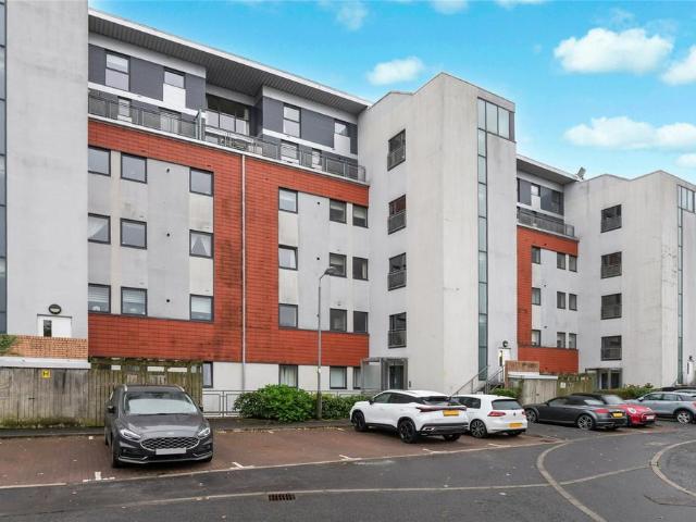 Flat for sale in Bearsden, Scotland