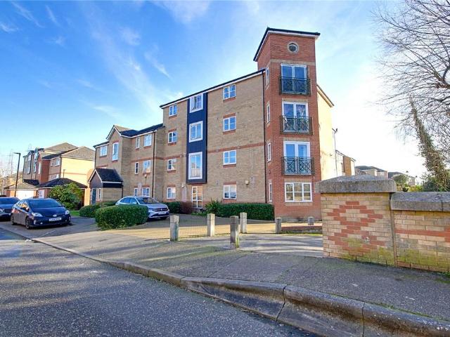 Flat for sale in Enfield Island Village, Greater London