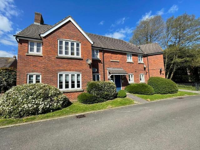 Flat for sale in Dursley, School House