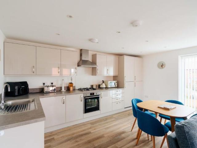 Flat for sale in Upton
