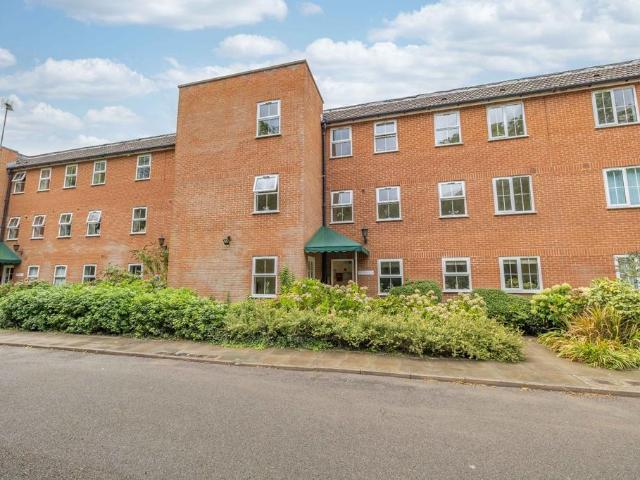Flat for sale in Bridgefield, Kent