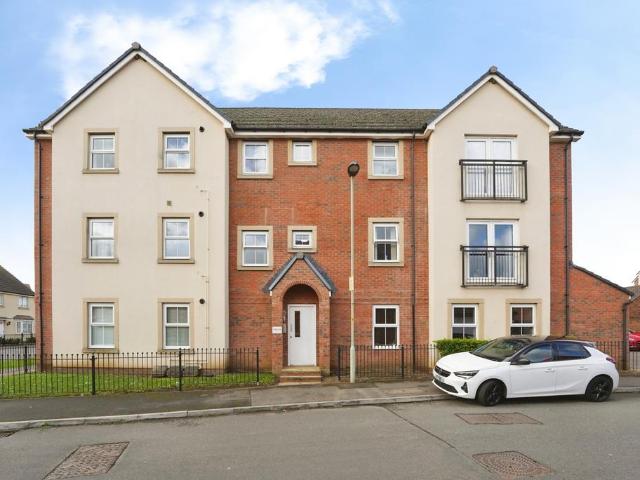 Flat for sale in Gloucester, Gloucestershire