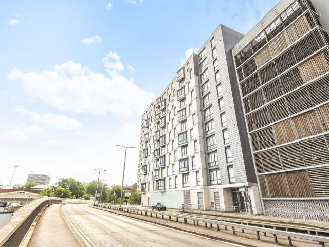 Flat for sale in Reading
