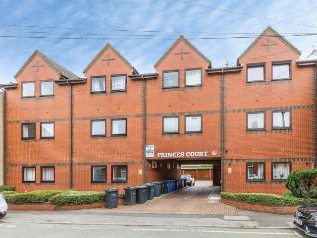 Flat for sale in Avondale, Kettering