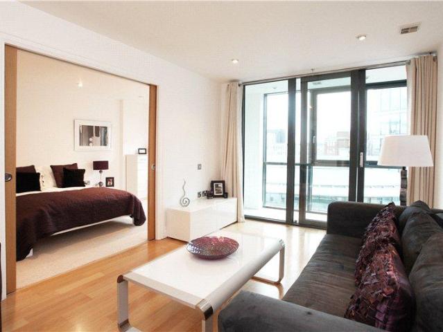 Flat for sale in Paddington, Greater London