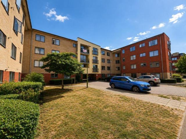 Flat for sale in Old Town, Shephall