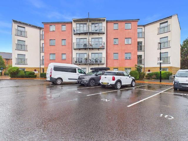 Flat for sale in Barry Island, Barry