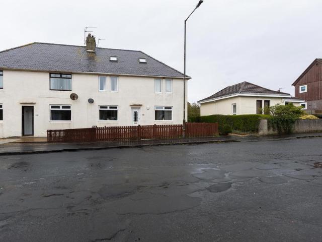 Flat for sale in Galston, Scotland