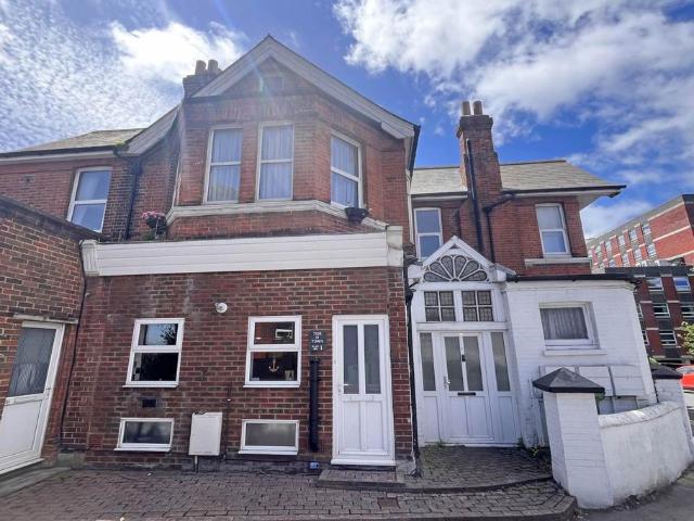 Flat for sale in Bridgemere, Eastbourne