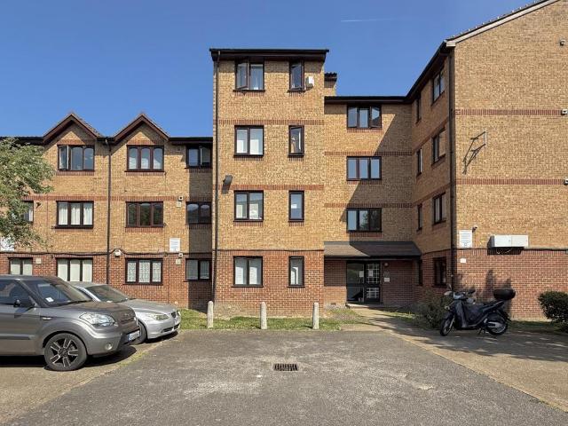 Flat for sale in London Borough of Lewisham, Greater London