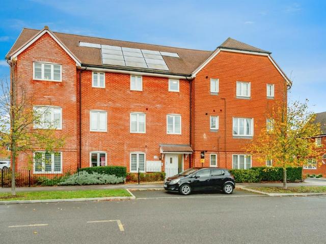 Flat for sale in Greenfields, Red Hill