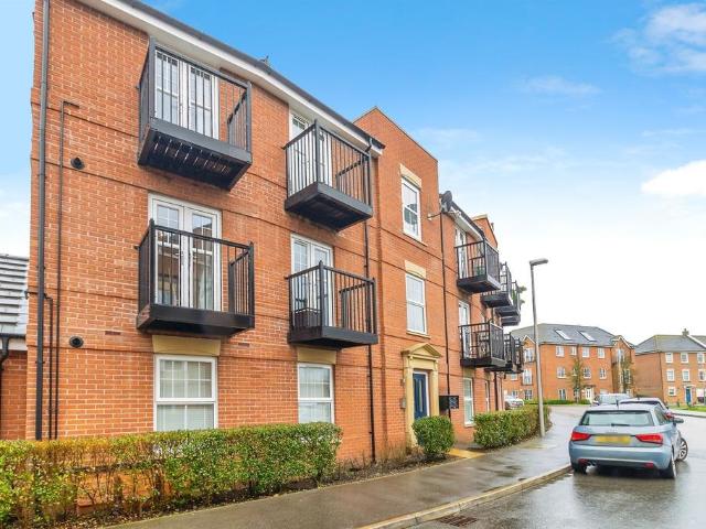 Flat for sale in Milton Keynes
