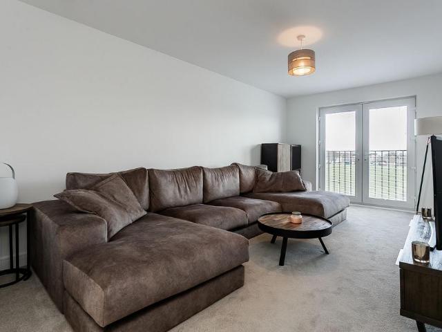 Flat for sale in Ratho Station, Scotland