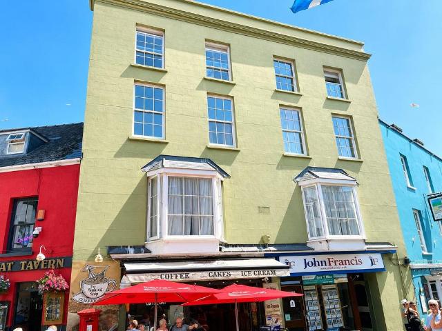 Flat for sale in Tenby, Wales