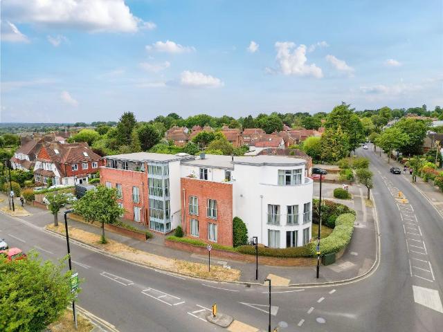 Flat for sale in London Borough of Croydon, Sanderstead