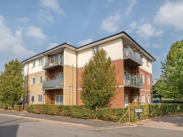 Flat for sale in Butlocks Heath, Helford