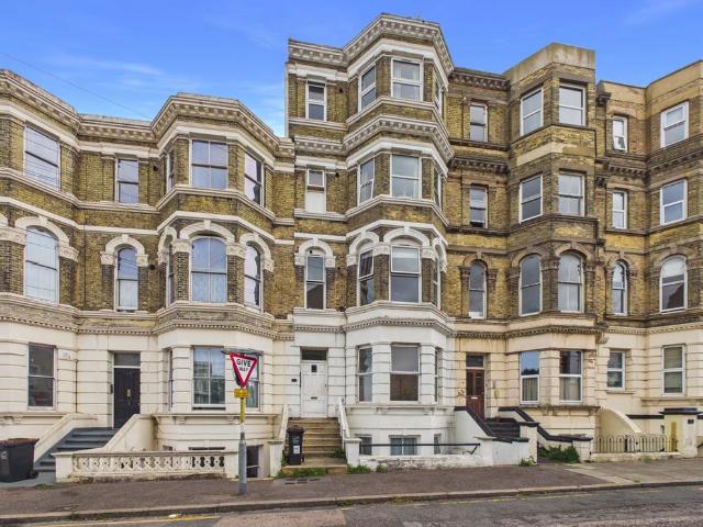 Flat for sale in Cliftonville West, Thanet
