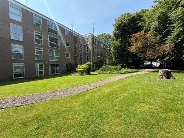 Flat for sale in Calderstones