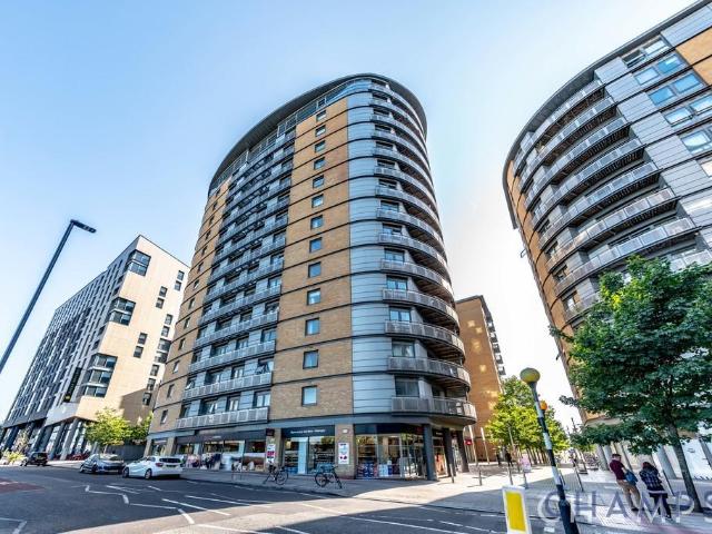 Flat for sale in London Borough of Ealing, Park Royal