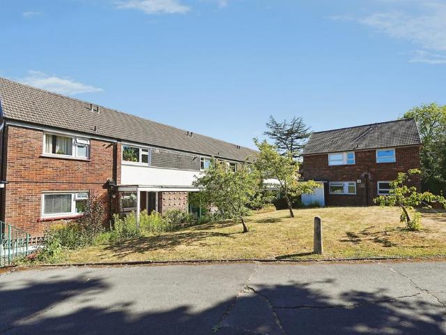 Flat for sale in London Borough of Croydon, Upper Norwood