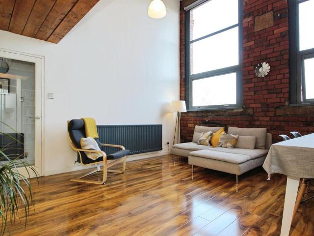 Flat for sale in Armley, West Yorkshire