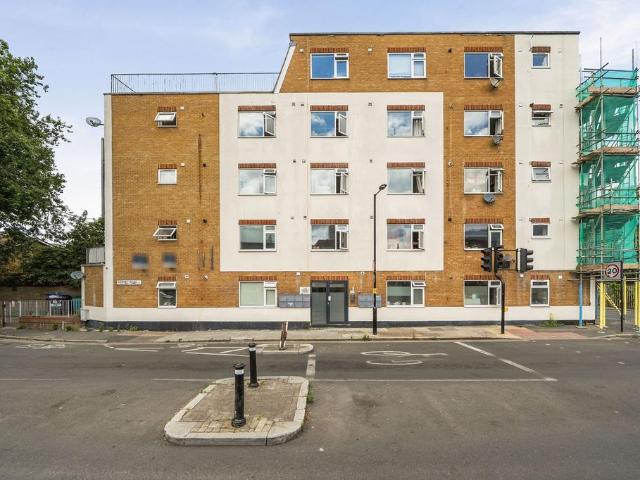 Flat for sale in Bermondsey, Greater London