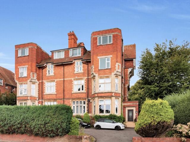 Flat for sale in Folkestone