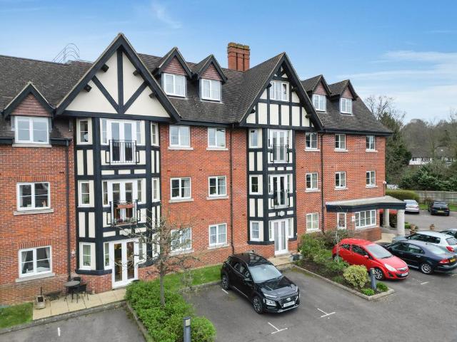 Flat for sale in Blackhills, Surrey