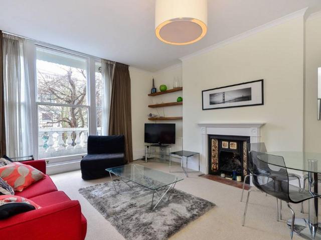 Flat for sale in Brompton, Greater London