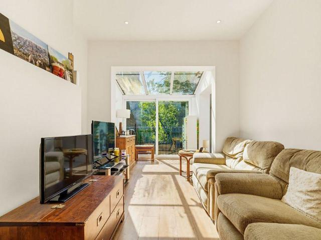 Flat for sale in London Borough of Croydon, Greater London