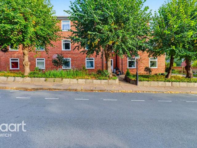Flat for sale in The Dales, Key Street