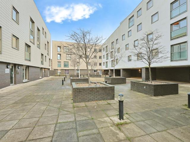 Flat for sale in East Bank, Norfolk