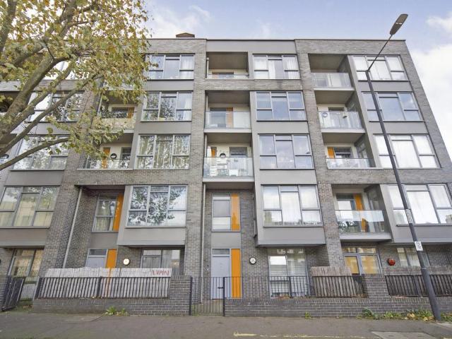 Flat for sale in Homerton, Greater London