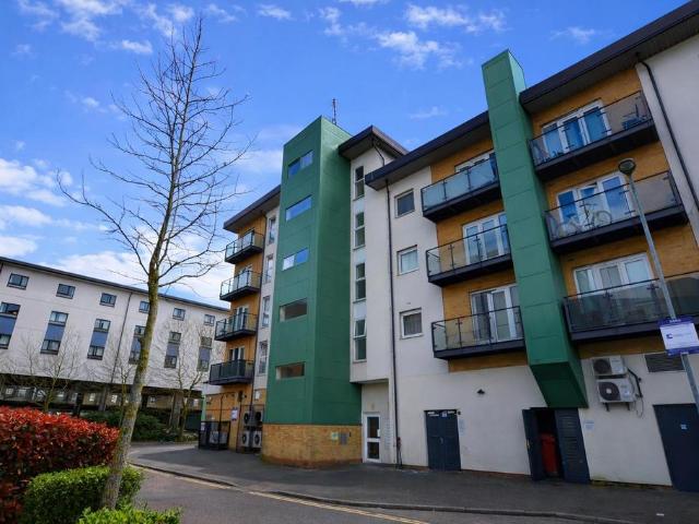 Flat for sale in Hatfield, Fretherne
