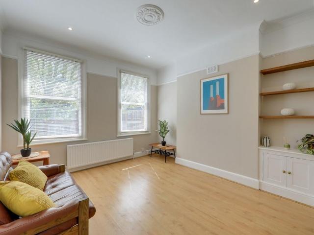 Flat for sale in London Borough of Lewisham, Greater London