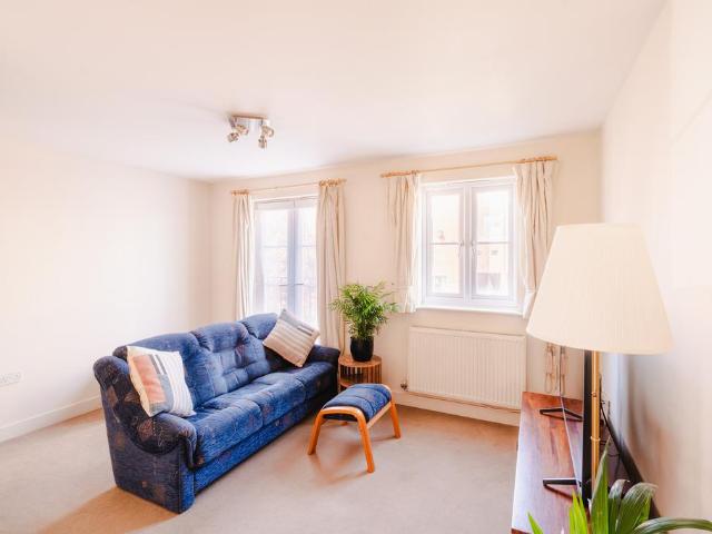 Flat for sale in Horfield, Feckenham