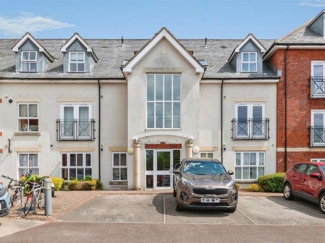Flat for sale in Trowbridge