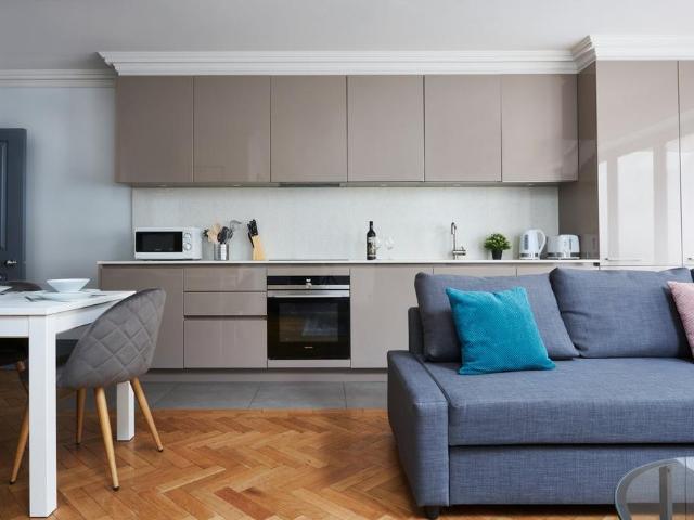 Flat for sale in West Kensington, Greater London