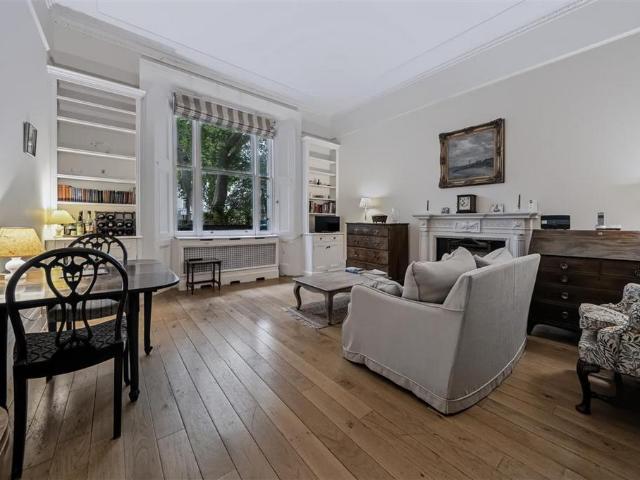 Flat for sale in Pimlico, Greater London