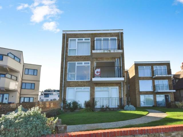 Flat for sale in Upton, Acol