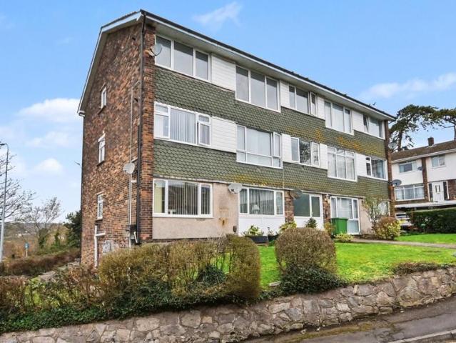 Flat for sale in Llandough