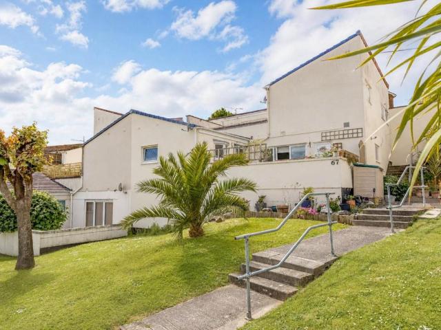 Flat for sale in Worlebury, Weston-super-mare